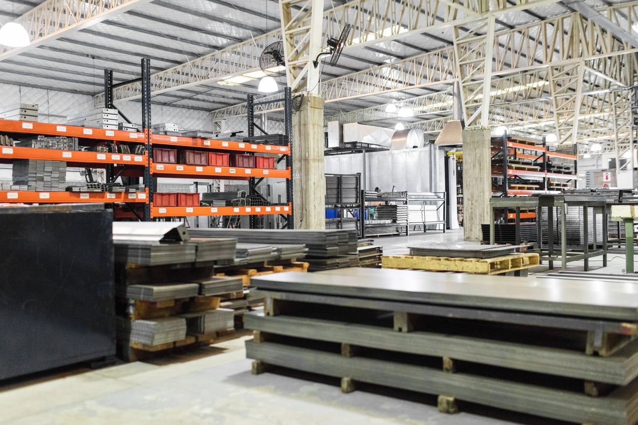 steel-plates-in-warehouse